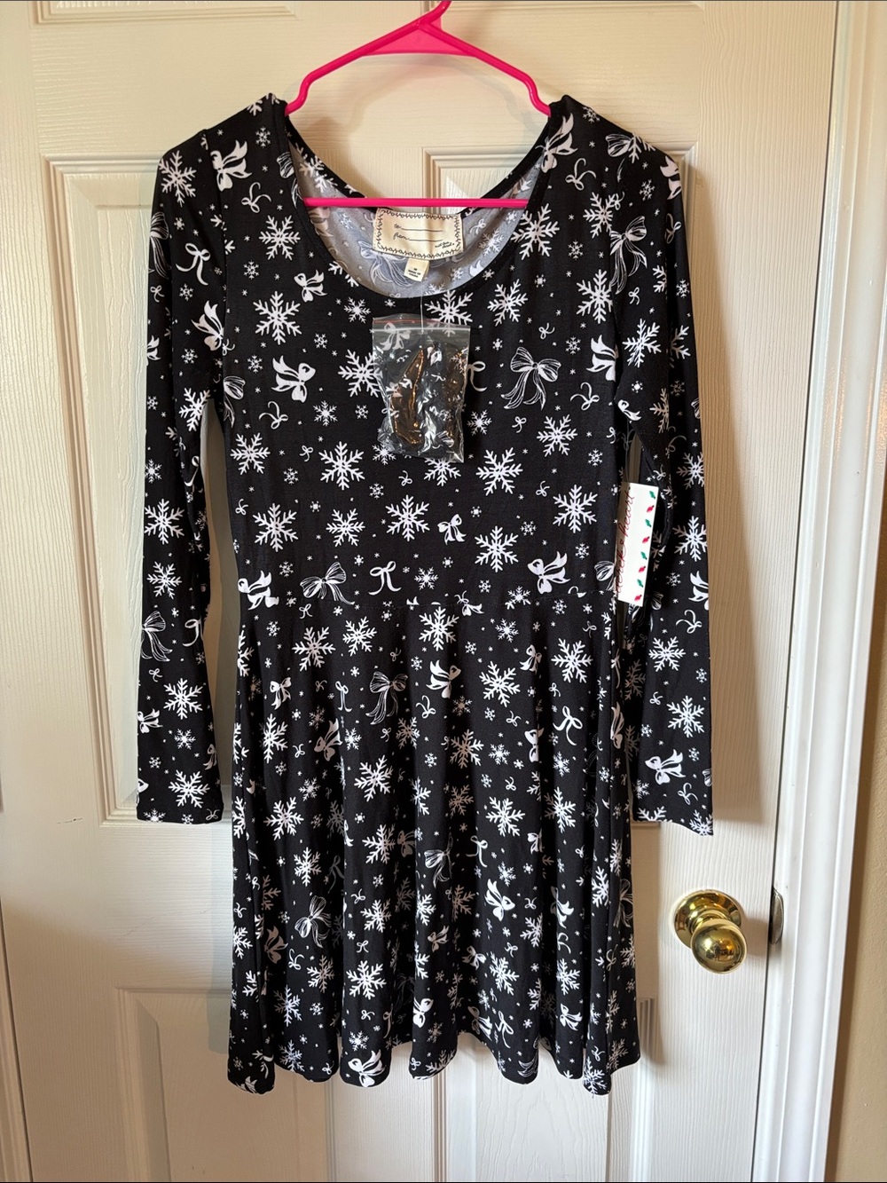 🎀 NWT Derek Heart Snowflake & Bow Dress + Matching Scrunchie | Size Medium Holi